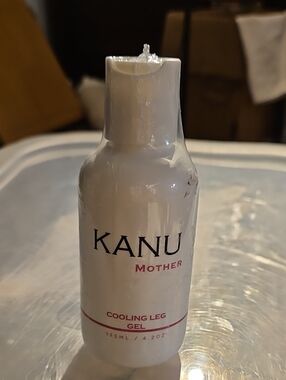 Kanu Surf Mother Cooling Leg Gel — White